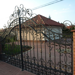 Brama i ogrodzenie, dom prywatny